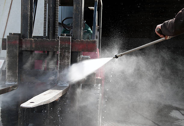 Best Deck Pressure Washing  in Colfax, IA